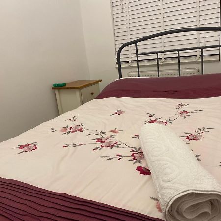 London Rooms With Free Parking 134 エッジウェア エクステリア 写真