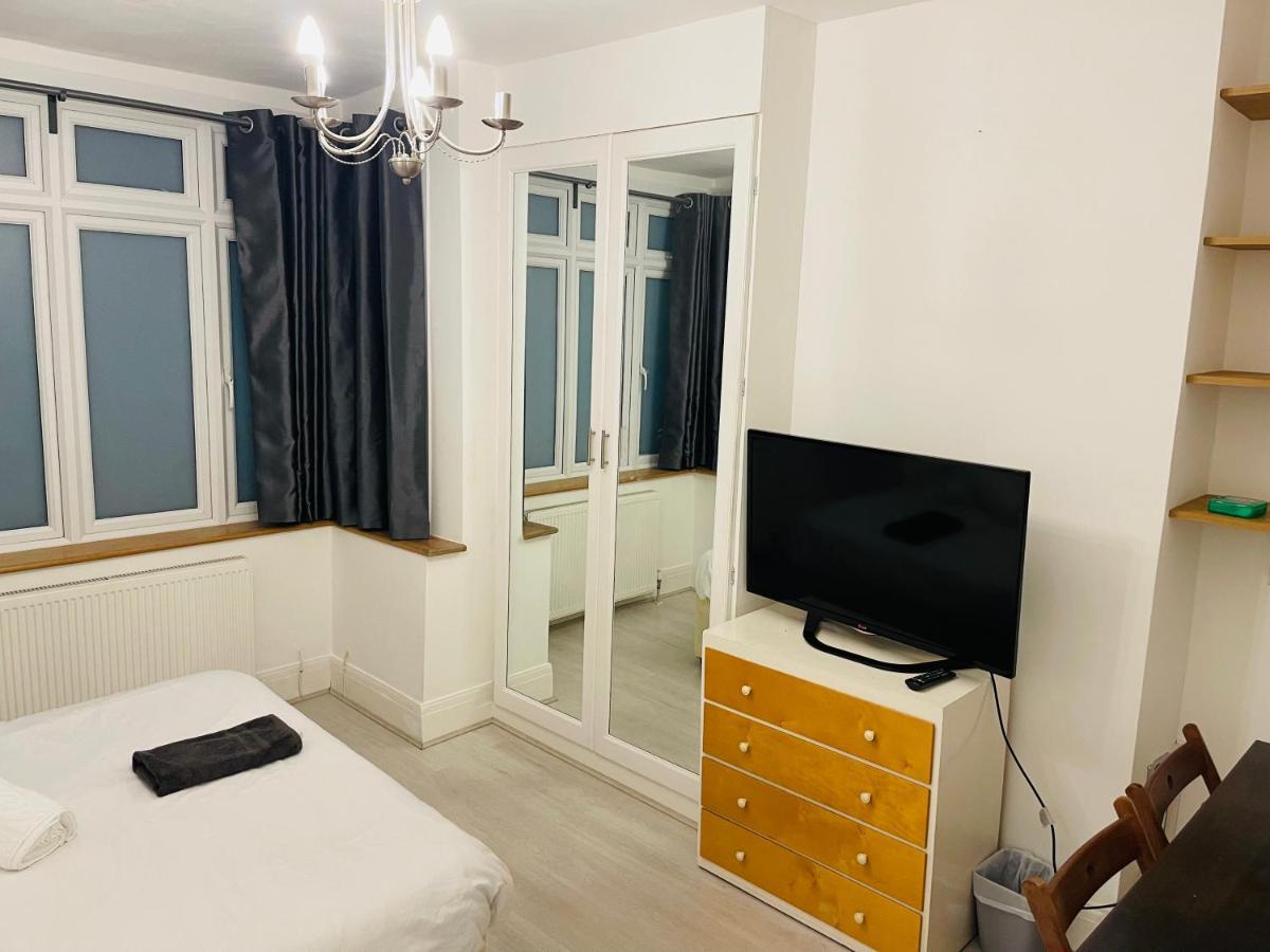London Rooms With Free Parking 134 エッジウェア エクステリア 写真